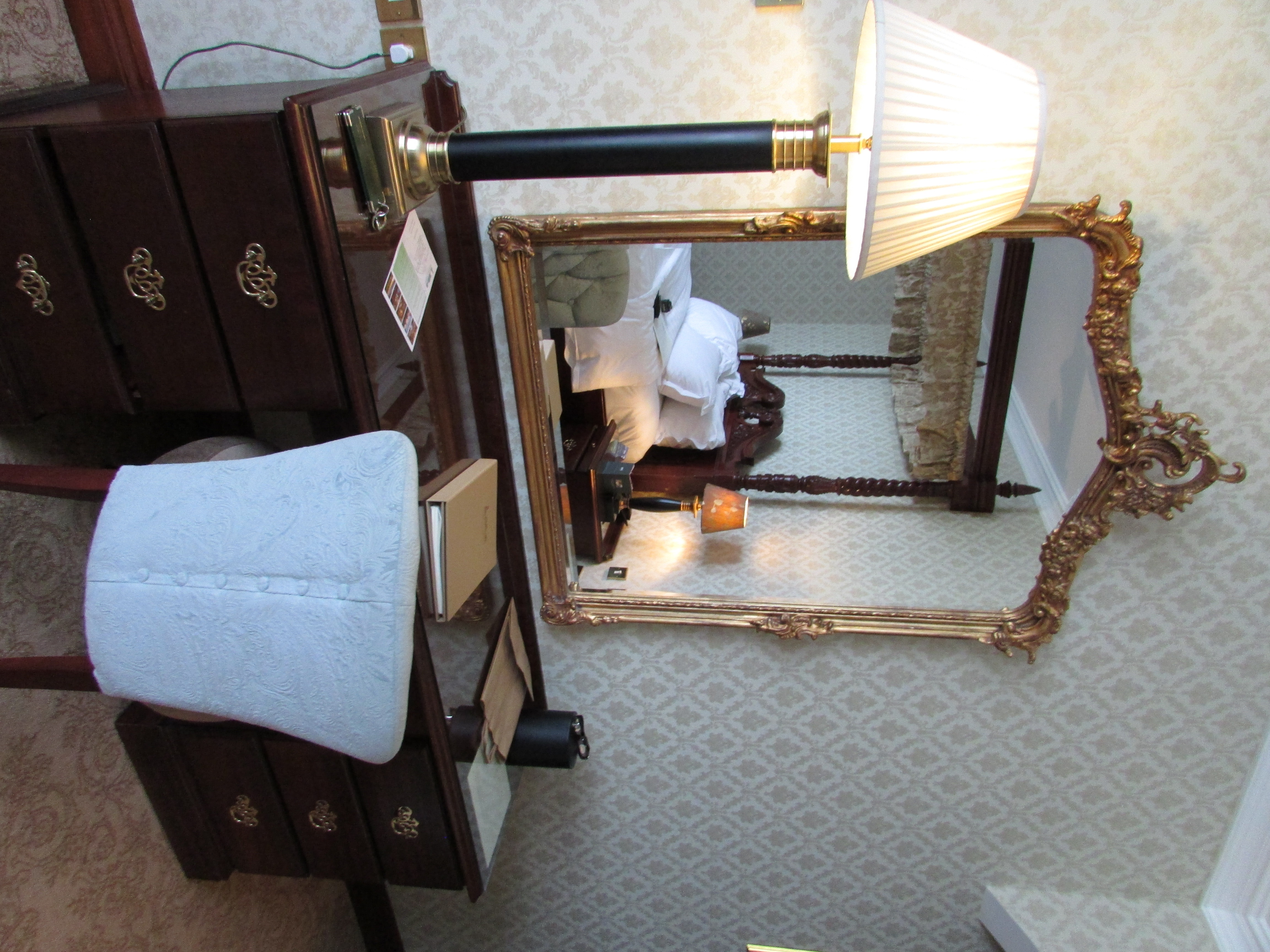 hotel room, antique decor, 