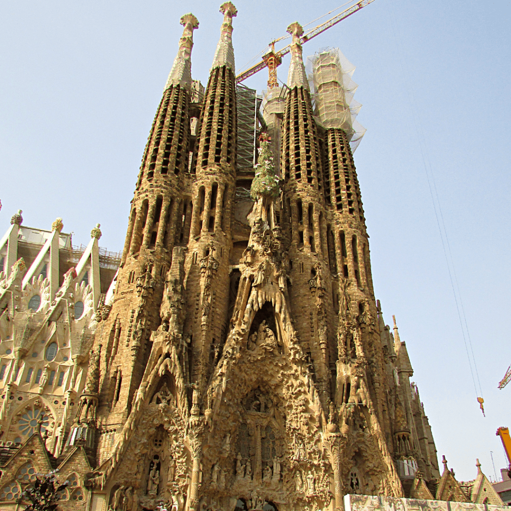Sagrada Familia, basilica, Gaudi, art nouveau, Barcelona