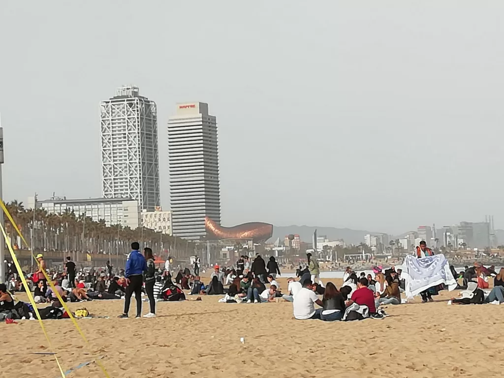 Barcelonetta, beach, sandy beach, people on beach,