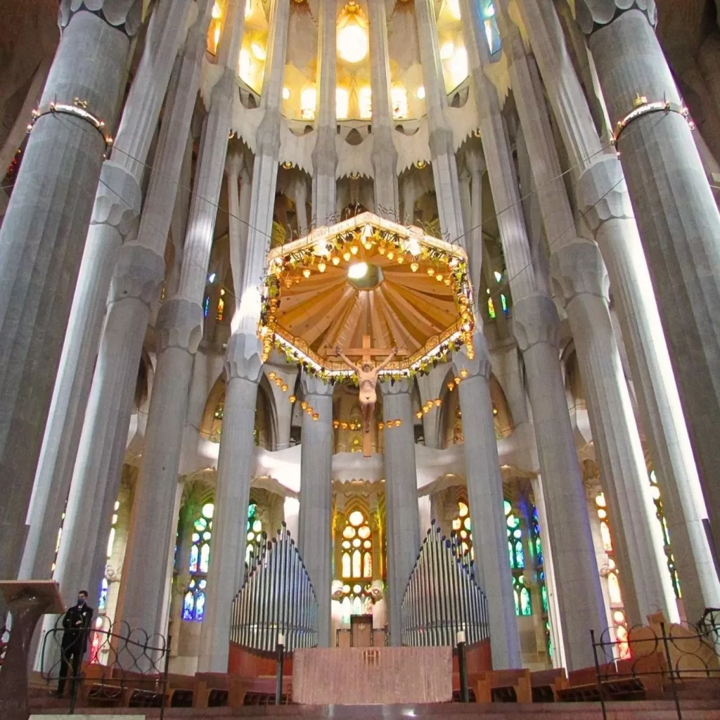 Sagrada familia, Gaudi, interieur, Barcelona