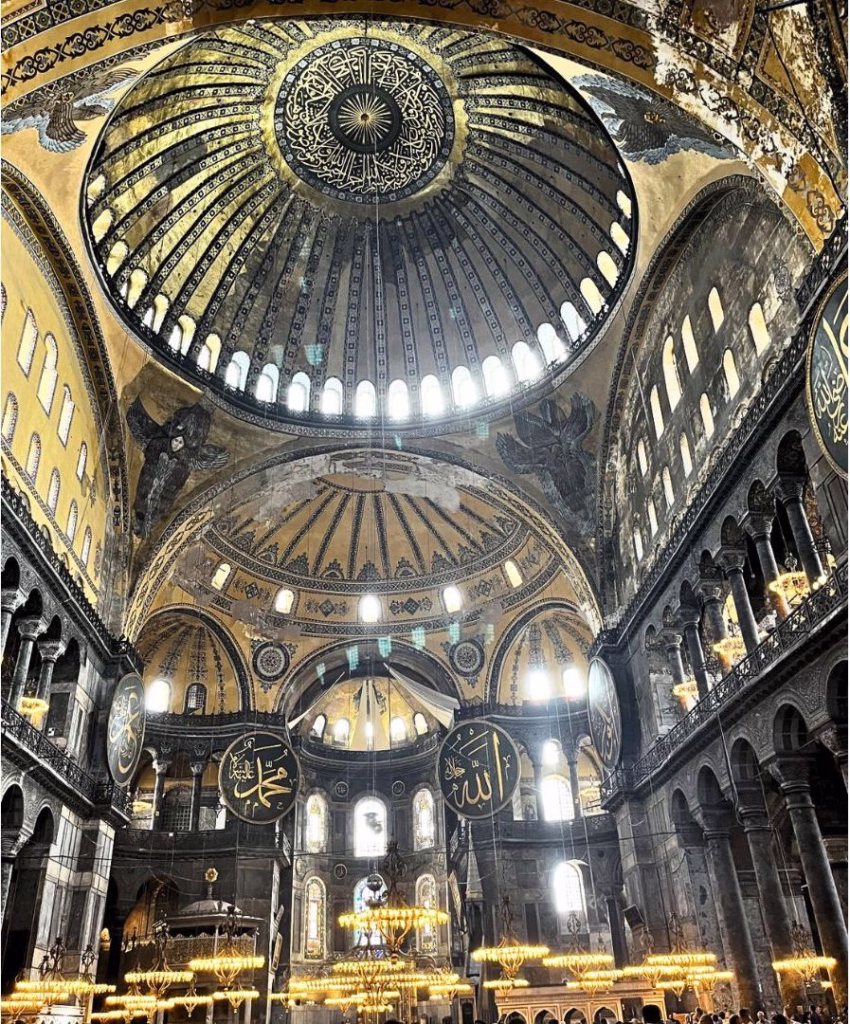 Iterieur of Aja Sofia mosque in Istanbul