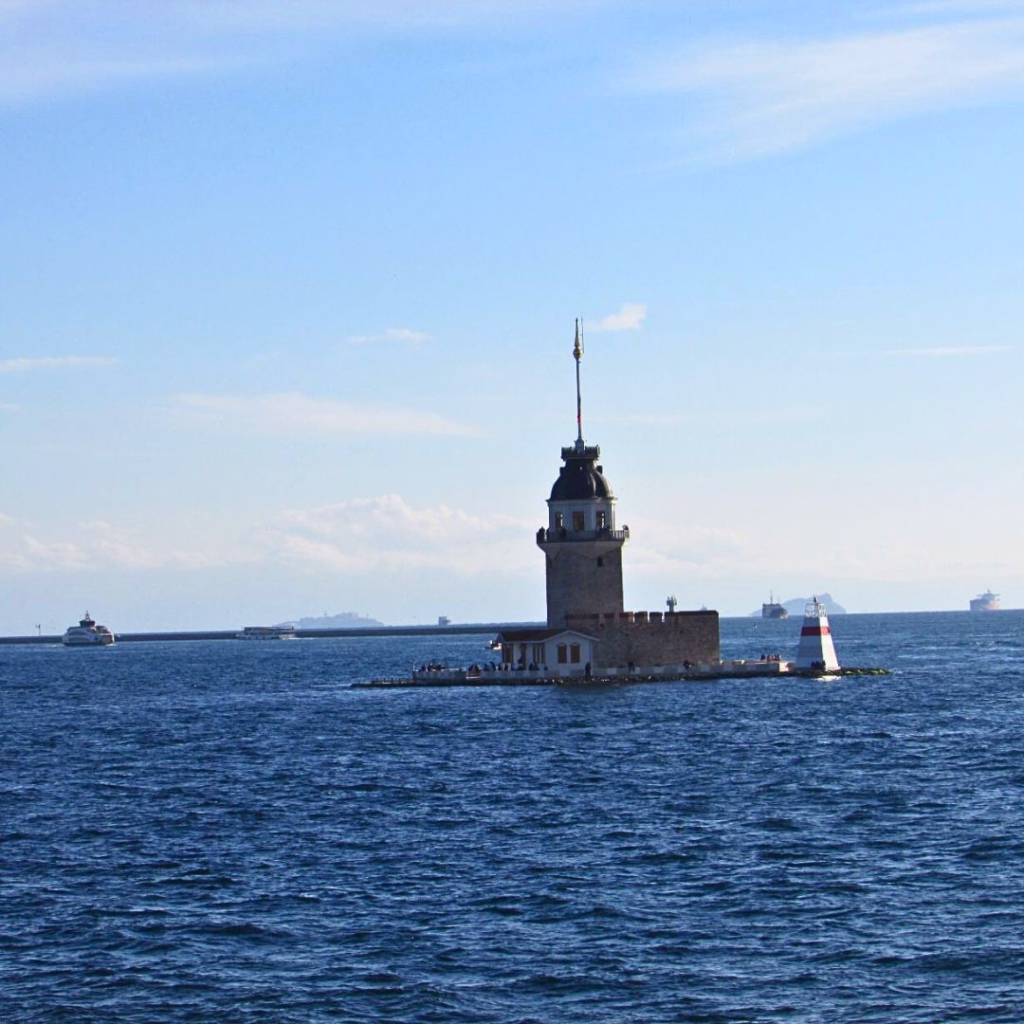 Maiden Tower in the middle of Bosphorus in Istanbul